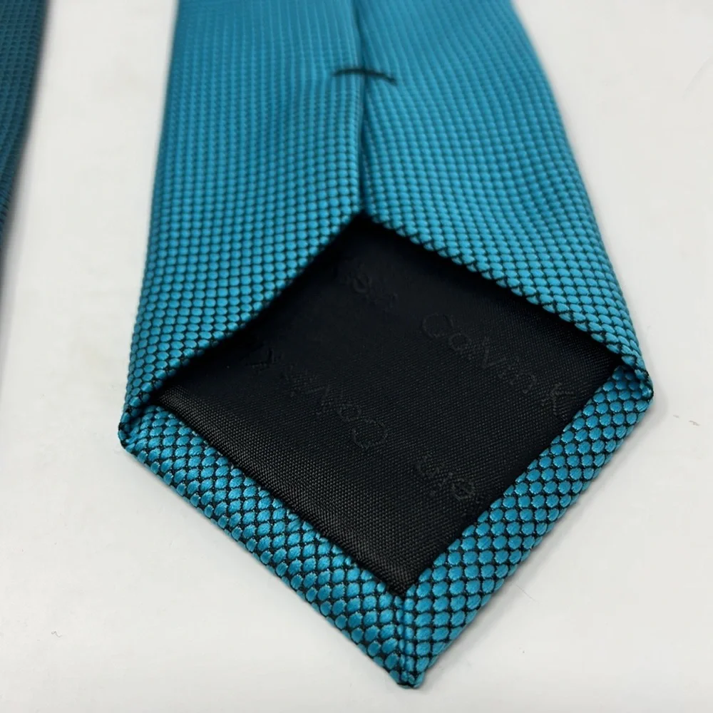 Calvin Klein slim blue tie
